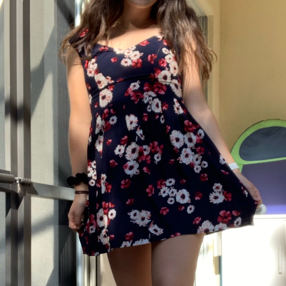 Hollister Floral Dress 💙💗